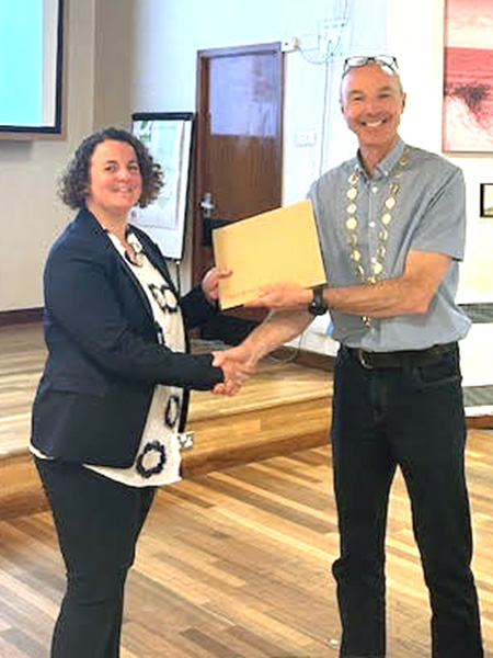 Dr  Lauren Greasley, Medical Education Fellow, 3rd Place